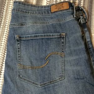 Levi’s Modern Skinny Shorts Size 16